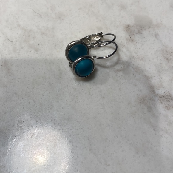 Earrings - Picture 2 of 4